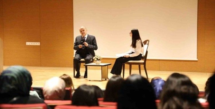 Başkan Özlü üniversitesi öğrencileriyle bir araya geldi
