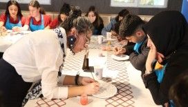 Gençler yeteneklerini keşfediyor
