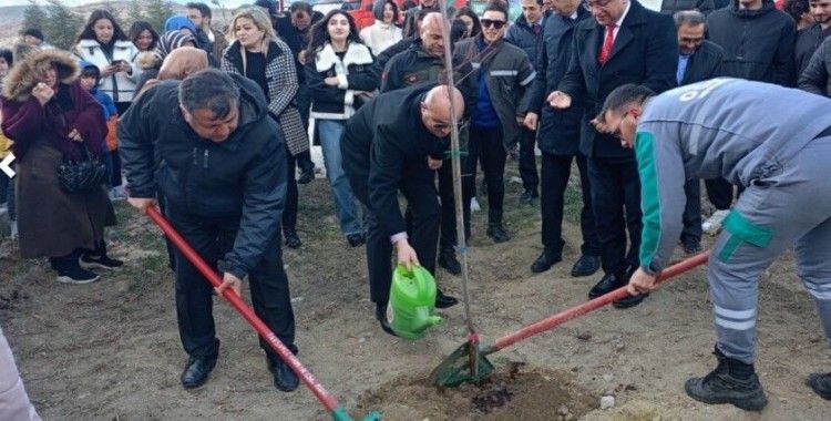 DPÜ Tavşanlı Kampüsü’nde "Orman Vatandır" etkinliğiyle yüzlerce fidan toprakla buluştu
