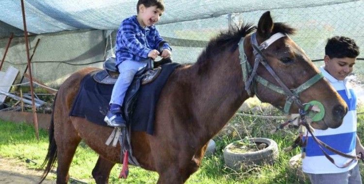 At binme çiftliğini özel ve kimsesiz çocukların hizmetine sundu
