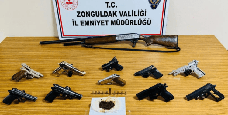 Zonguldak'ta kaçak silah operasyonunda adeta cephanelik bulundu: 1 tutuklu