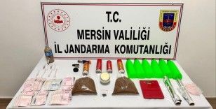 Mersin’de uyuşturucu taciri 2 şüpheli yakalanıp tutuklandı
