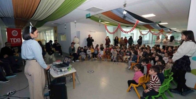 Minikler diş sağlığını eğlenerek öğrendi
