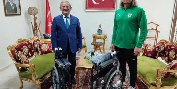 Muğlaspor futbolcularından örnek davranış
