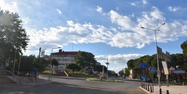 Karacasu’da okul bahçeleri otopark olarak kullanılacak
