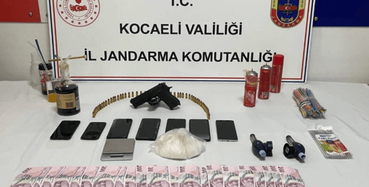 İki ikamette 1 kilo 25 gram metamfetamin ele geçirildi