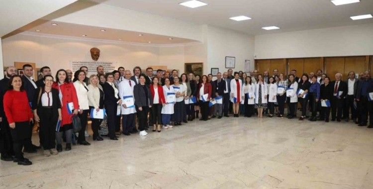 Başarılı akademisyenler ödüllendirildi
