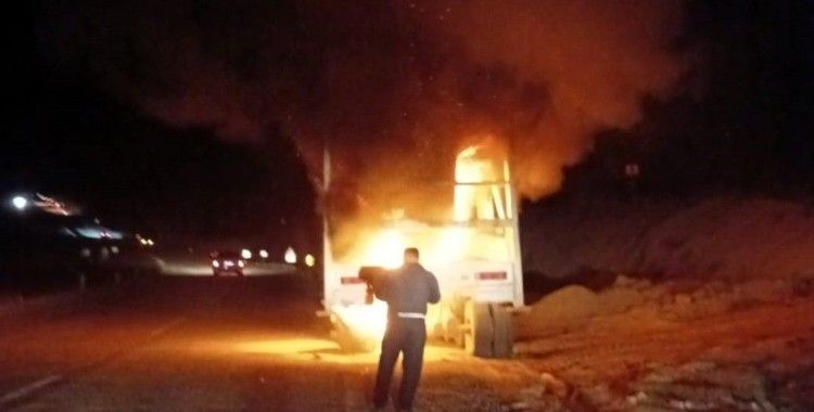 Malatya’nın Darende ilçesinde tır yangını kontrol altına alındı
