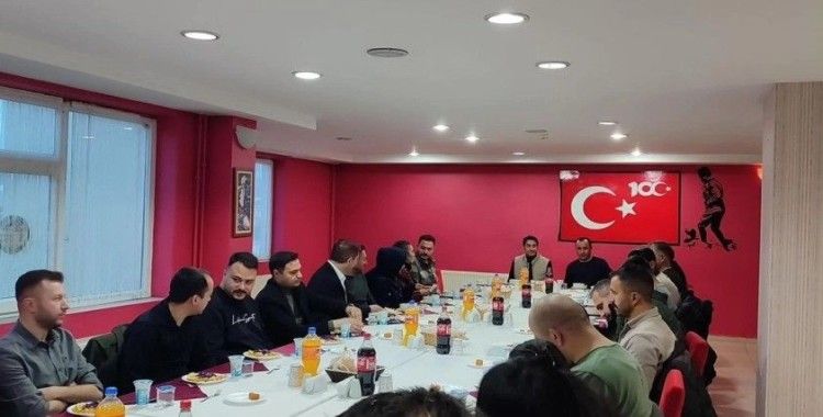 Sarıkamış Kaymakamı Aslantatar, iftarda öğretmenlerle buluştu
