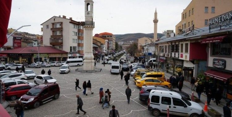 Bayburt’ta bayram yoğunluğu tatilcilerin de akınıyla iki katına çıktı
