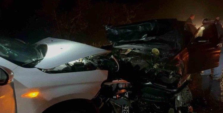 Bursa’da yağışlı havada feci kaza: 1’i ağır 5 yaralı
