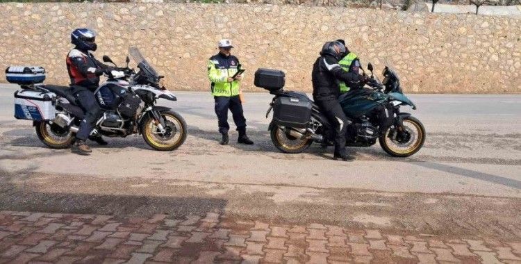 Jandarma kuralsızlara göz açtırmıyor
