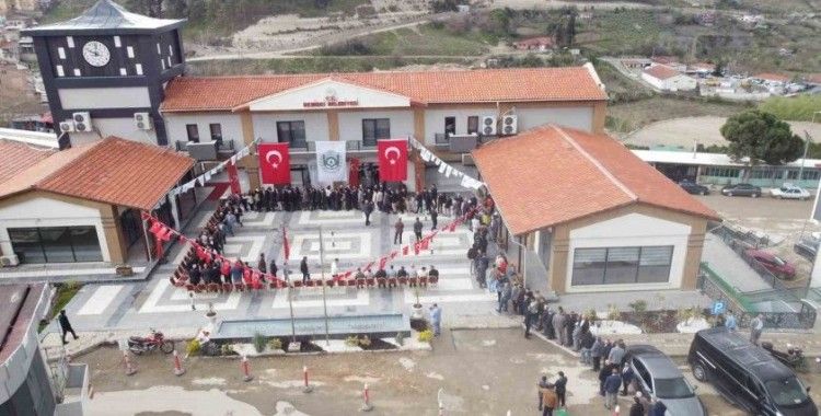 Demirci’de halkla bayramlaşma programına yoğun katılım
