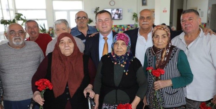 Belediye Başkanı Doğan, Huzurevi sakinleriyle bayramlaştı
