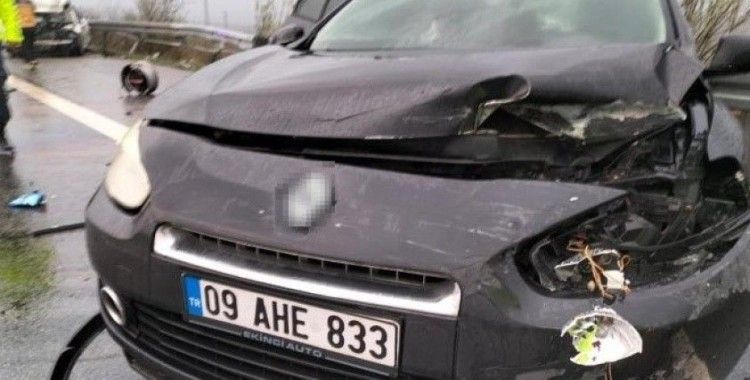 Susurluk’ta zincirleme kaza: 2 ölü, 4 yaralı
