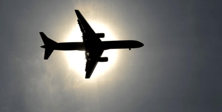 İsrail'den havalanan yolcu uçağı Antalya'ya acil iniş yaptı