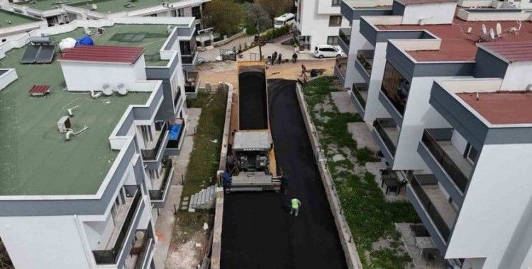 Karaova bölgesinde asfalt çalışması
