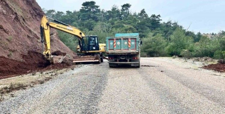Manisa’da yol çalışmaları hız kesmeden sürüyor
