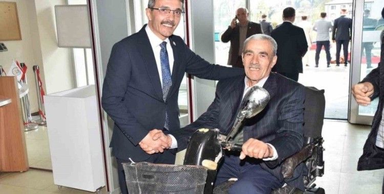 Başkan Şenol Dinç, vatandaşla bayramlaştı
