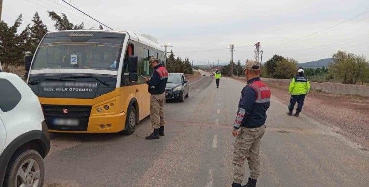 Gaziantep’te jandarmadan 826 araca 2 milyon 903 bin TL idari para cezası
