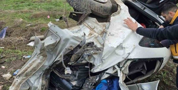 Elazığ’da kontrolünü kaybeden otomobil şarampole yuvarlandı: 5 yaralı
