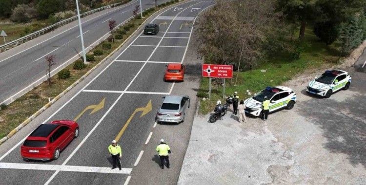 Muğla’da Ramazan Bayramı trafik denetimlerinde 2 bin 656 sürücüye işlem yapıldı
