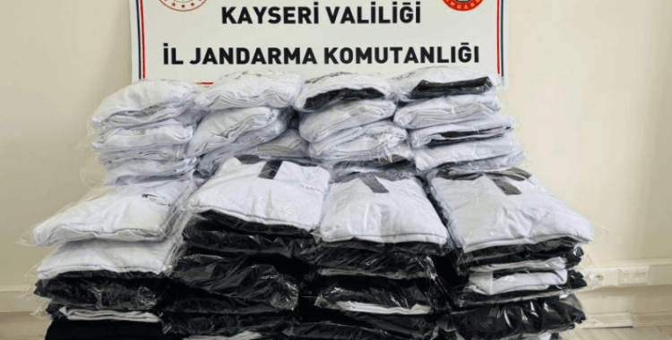 Kayseri'de 320 bin lira değerinde sahte tişört ele geçirildi