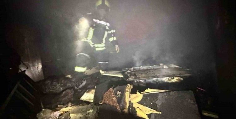 Mersin’de ev yangını
