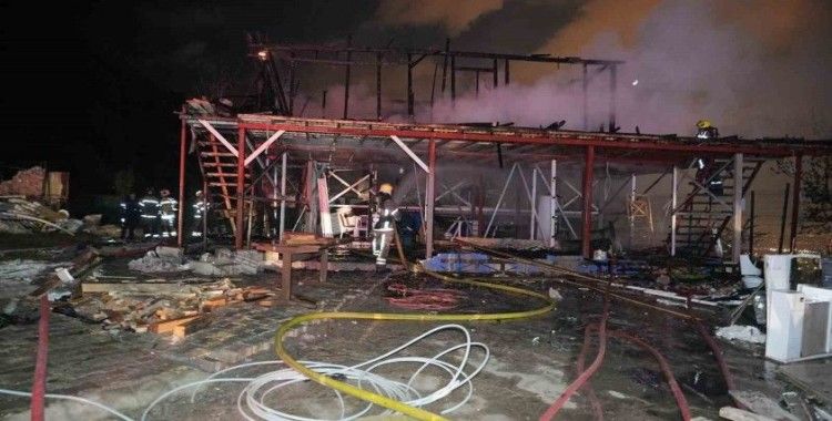 Orman içerisindeki baraka yangında kül oldu
