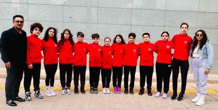 Yüzmede Elazığ’a 8 madalya
