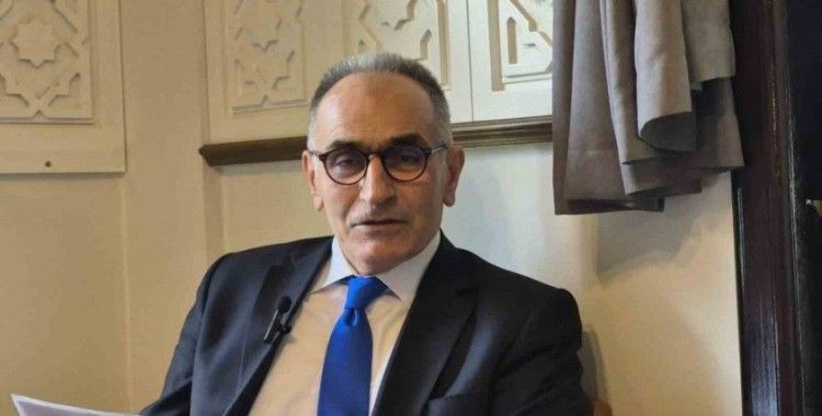 Hat sanatçısı Atay, çıkarttığı 4 kitabını tanıttı
