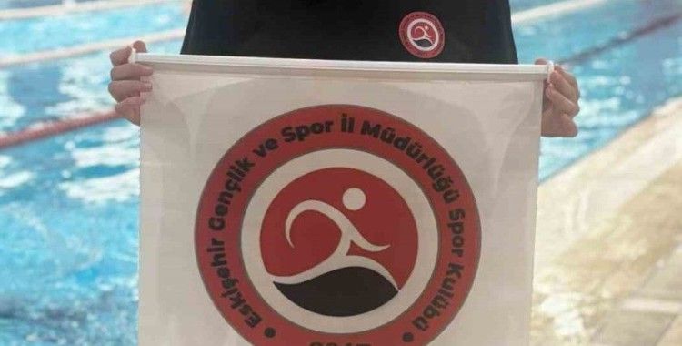 Eskişehirli yüzücü Aybike Tekin Türkiye Karmasına seçildi
