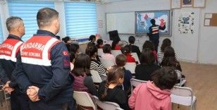 Jandarma öğrencilerle buluştu
