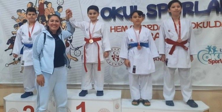 İzmir Karate Şampiyonası’nda Aliağa rüzgârı
