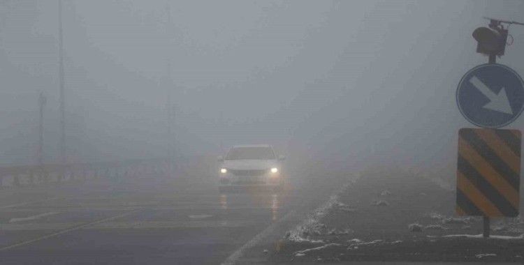 Bolu Dağı’nda yoğun sis sebebiyle görüş mesafesi 20 metreye düştü
