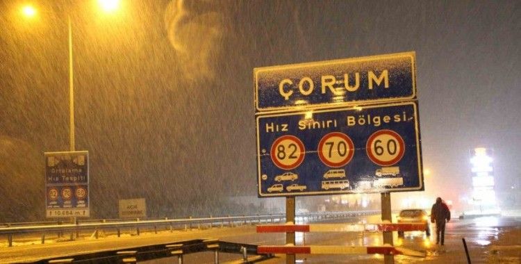 Çorum’da Nisan karı: Ekipler yollarda teyakkuza geçti
