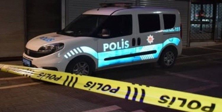 İş yerini kundaklarken kendini yaktı
