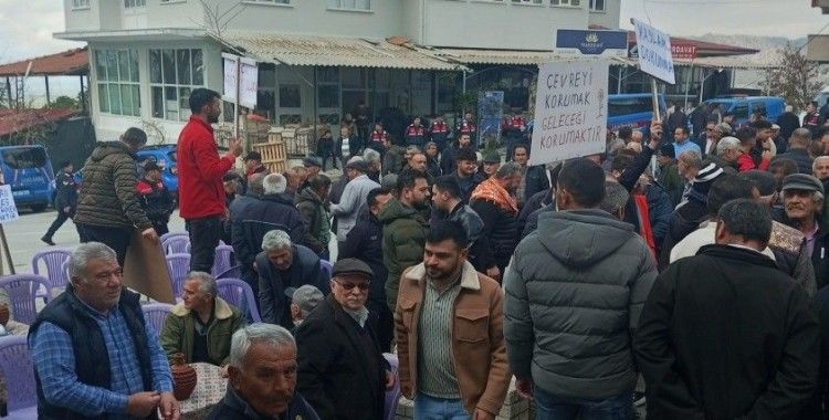 Köylüler Eşeler Yaylasındaki içme suyu kaynakları için eylem yaptı
