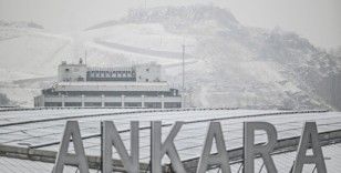 Ankara kışa geri döndü: Günlerdir sağanak etkili oluyordu, Meteoroloji cuma gününü işaret etti 'kar geliyor' dedi