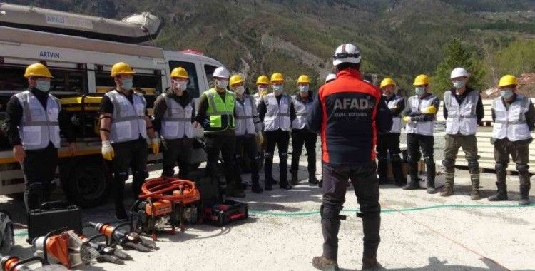Artvin’de 237 Orman Bölge Müdürlüğü personeline arama kurtarma eğitimi
