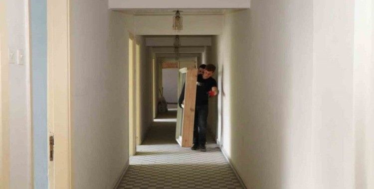 Söke’de tarihi binasının otel kısmında yenileme çalışmaları başladı
