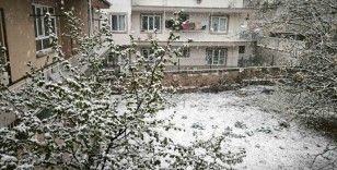 Denizli’ye Nisan ayında kar bereketi
