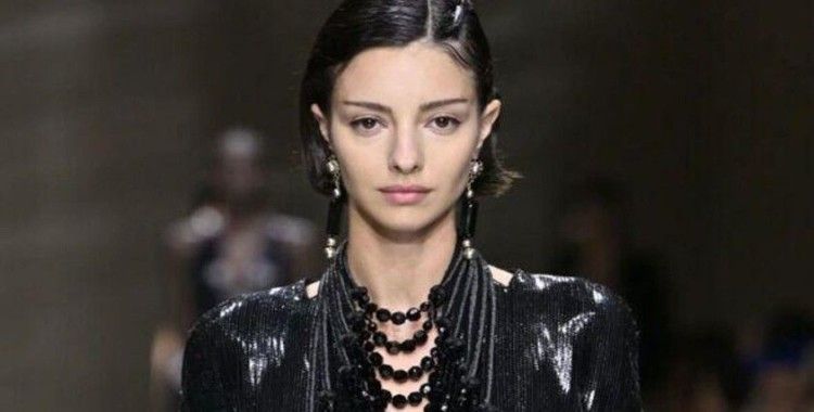 Dünyaca ünlü model Lucy Markovic 27 yaşında hayatını kaybetti: AVM ile mücadelesine yenildi