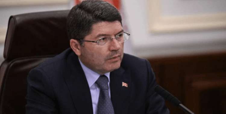 Bakan Tunç'tan başıboş köpeklerden kaçarken hayatını kaybeden genç için başsağlığı mesajı