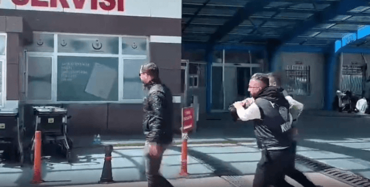 Oyuncak tabancayla taksiciyi gasbetmeye çalıştı