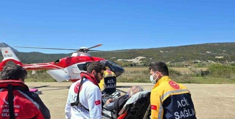 Gökçeada’da kalp krizi geçiren hasta ambulans helikopter ile Çanakkale’ye getirildi
