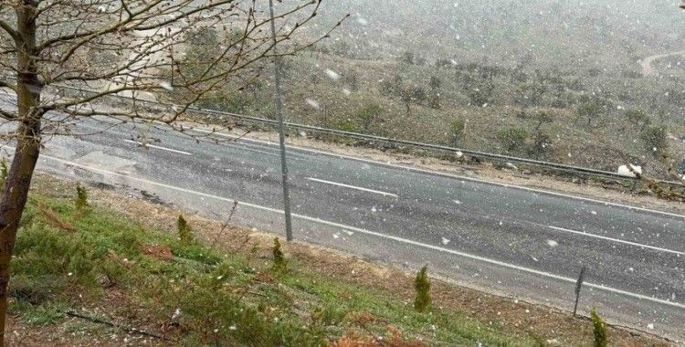 Elazığ’ın yüksek kesimlerinde kar yağışı başladı