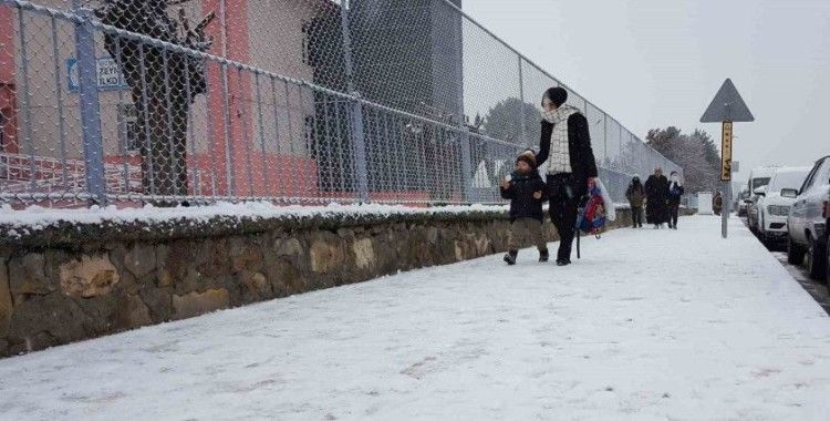 Erzincan ilkbaharda kışı yaşıyor
