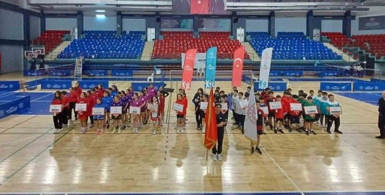 20 takım mücadele ediyor
