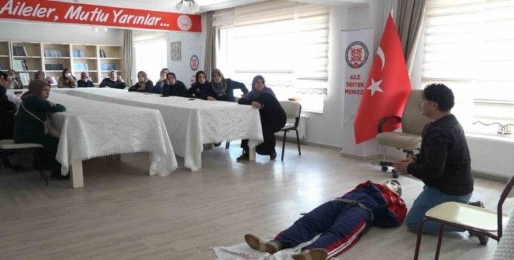 Tatvan’da kadınlara "ilk yardım" eğitimi verildi
